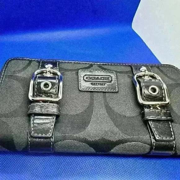 COACH SoHo Zoe Double Buckle Zip Around Clutch Wallet in Black Leather - Picture 1 of 4